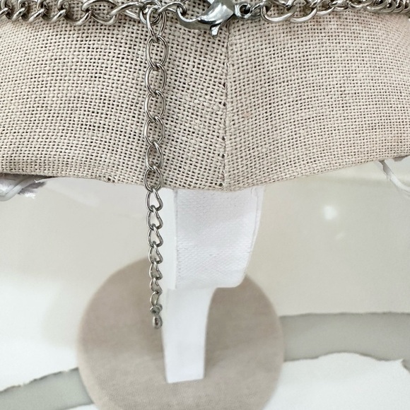 Vintage Uranium Green Glass Rhinestone Statement Necklace - Picture 9 of 9